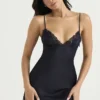 Sukienka typu slip z satyny w kolorze granatowym „Soraya” Sukienka typu slip z satyny w kolorze granatowym „Soraya”
