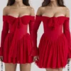Sukienka z odkrytymi ramionami Alana Scarlet Sukienka z odkrytymi ramionami Alana Scarlet