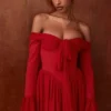 Sukienka z odkrytymi ramionami Alana Scarlet Sukienka z odkrytymi ramionami Alana Scarlet