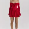 Sukienka z odkrytymi ramionami Alana Scarlet Sukienka z odkrytymi ramionami Alana Scarlet